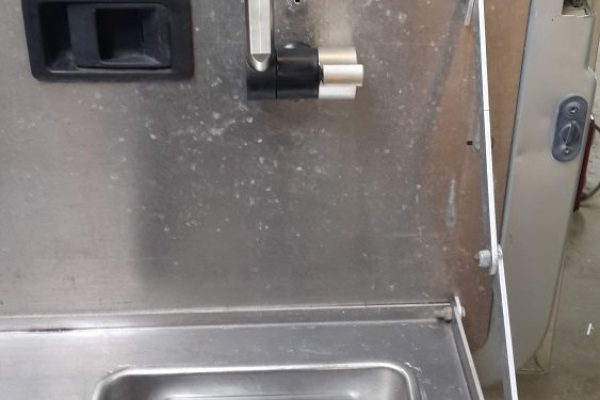 דיסקברי זיווד תא מטען (3)
